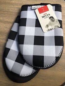 60130 1 Pair Emeril Lagasse Black And White Check Neoprene Mini Mitts 5 In X 7.5 Nwt