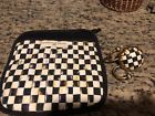 70112-040b Courtly Check Pot Holder Black Style