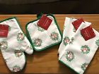 82761 Momentum House Christmas Kitchen Linen Set Beautifully Decorated Green Red