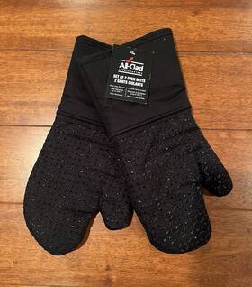 All-clad 072894889221 Nwt Metalcrafters 2 Oven Mitts With Easy Grip Silicone Black New