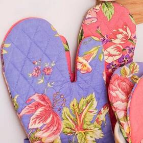 April Cornell 888609744033 Blanche And Rosemary Patchwork Oven Mitt Set Of 2 Pink Periwinkle