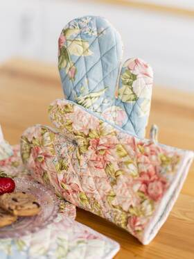 April Cornell 888609879803 Blanche And Occasion Patchwork Oven Mitt Set Of 2 Misty Blue Peach