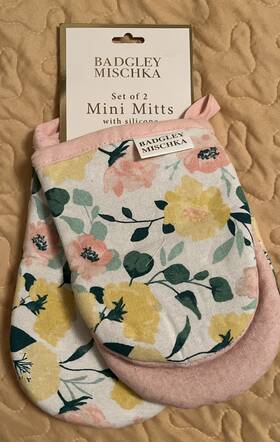 Badgley Mischka 195010185769 Mischa Set Of 2 Mini Mitts Pot Holders Pastel Floral Pink Yellow Green