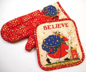 11992 Barth & Dreyfuss Mary Engelbreit Christmas Holiday Santa Believe Potholder And Oven Mitt Set New