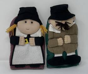 Best Brands 042887300088 Vtg Pair Of Pilgrims Man And Women Oven Mitts Set
