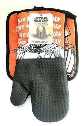 Best Brands 042887337473 Star Wars - The Mandalorian Oversized Oven Mitt And Potholder Set Nwt