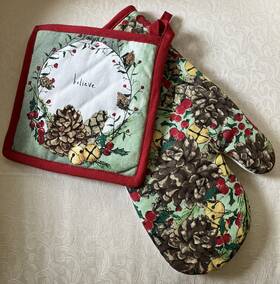 Boston International 704266050716 Pinecones And Bells Potholder Oven Mitt Set Of 2
