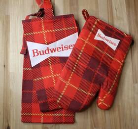 Budweiser 703789446112 2 Pc. Red Plaid Apron And Oven Mitt Gift Set New In Package