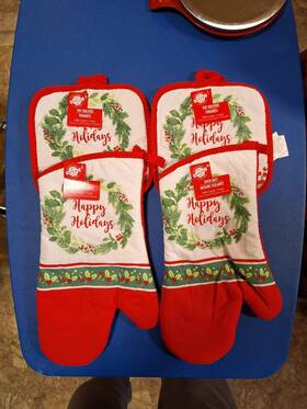 Christmas House 195464538043 Nwt Lot Of Pot Holders And Oven Mitts Wreath 6 Pieces Total Brand New