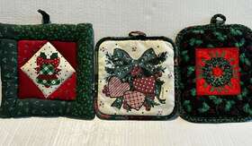 Christmas House 639277636423 Xmas / Holiday Pot Holders Set Of 3