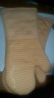 Cominhkpr113053 All Clad Textiles Oven Mitts Pack