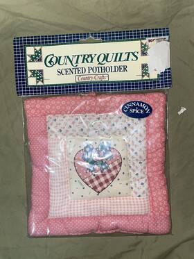 Country Crafts 029441167233 Vintage Pink Quilts Scented Potholder Cinnamon Spice