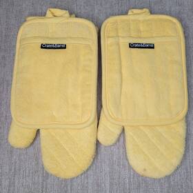 236-179 Crate & Barrel And Oven Mitt Potholders Set Yellow Terry Duo Kitchenware New