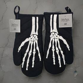 29255 Design Imports Skeleton Printed Oven Mits 7x11 Inches Lot Of 2 Nwt