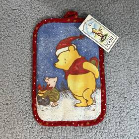 Disney 029441345006 Classic Pooh Piglet Christmas Morning Pot Holder Oven Mitt Winnie Holiday