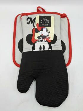 Disney 042887318113 Best Brands Minnie Mouse Oven Mitt And Pot Holder Set Light Gray Red Black