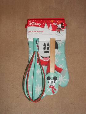 Disney 042887722507 New Mickey 3 Piece Kitchen Set Oven Mitt Spatula Whisk Winter Scarf
