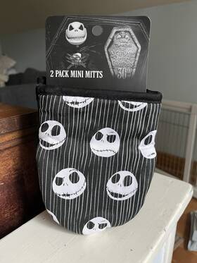 Disney 042887773264 The Nightmare Before Christmas Tim Burton Jack Face 2 Mini Oven Mitts