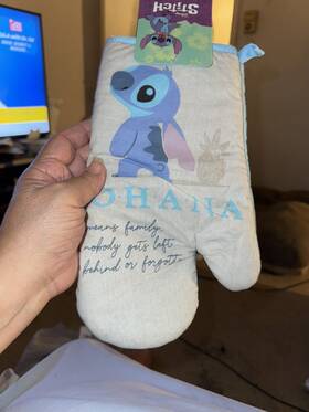 Disney 042887858077 Stitch Ohana Oven Mits 100% Cotton Standard Size Lot Of 2 Cute Nwt