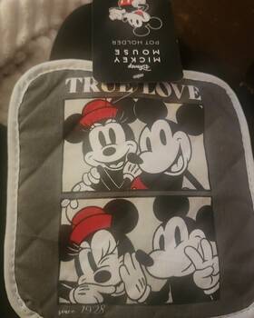 37121 Disney Mickey Mouse True Love Potholder And Oven Mitt By