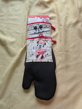 Bb1441402 Disney Mickey And Minnie One Pair Oversized Heat Resistant Oven Mitts.. Nwt