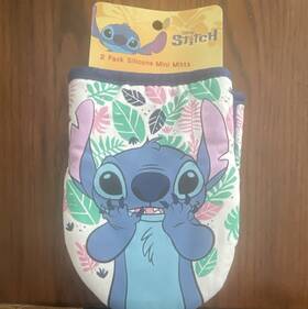 K044550 Disney Stitch Silicone Oven Mitts 2 Pack Leaf Pattern Multicolor 5.5x7.5 In