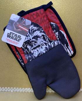 22195 Disney Rn#22195 Star Wars Oven Mitt And Potholder Set Chewbacca Han Solo Brand New
