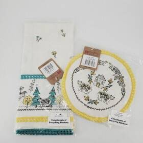 Everything Kitchens 810023330998 Nordic Woodland Tea Towel Pot Holder Set Fiesta