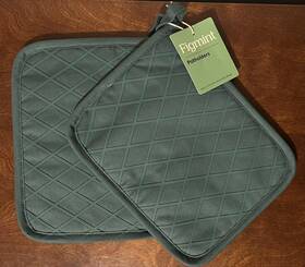 Figmint 196761754945 Dark Green Potholders With Silicon Gripper Pocket And Hanging Loop 2pk