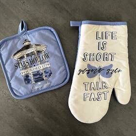 Gilmore Girls 761359211416 Nwot Stars Hollow Two Piece Set Oven Mitt And Pot Holder Talk Fast