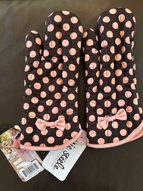 Ms204 Grandway New Set Of 2 Oven Mitt Brown And Pink Dots Woman Mother Gift
