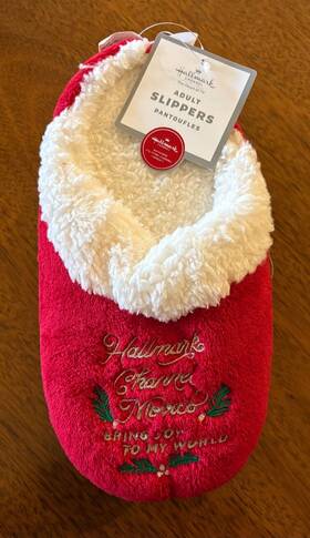 Hallmark Channel 763795744053 Slippers Womens Size Medium 7-8.5 New