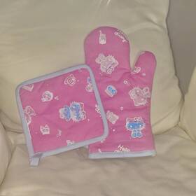 9631 Handstand Kitchen Hello Kitty 50th Anniversary Limited Edition Oven Mitt And Potholder Set