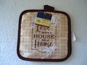 Home Collection 195464040386 Inch Nwt Set Of 2 Pot Holders Love Makes A House Into