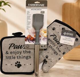 535274 Home Collection Farberware Paw Print Oven Mitt Potholder And Basting Brush Set