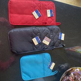 236991 Homw Collections Kitchen Polyester/neoprene Pot Holders 9 Inch X 7with Pocket 2 Red 3 Black 1 Blue
