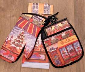 5464 J. Brinley La Patisserie Deli Christmas Oven Mitt Trivet Wine Bag 4 Pc Set Nwot