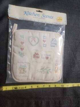 Kitchen 048019189071 Scents Scented Potholder Vanilla Read T72