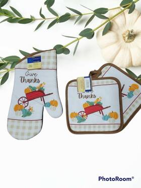 Kitchen 195464080511 Linens Set - Oven Mitt And 2 Pot Holders Give Thanks New