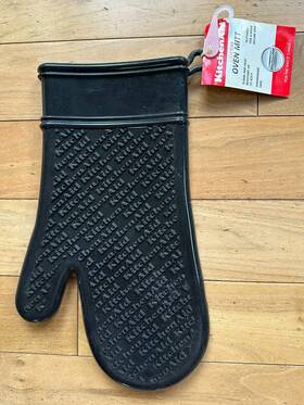 Kitchenaid 028332406666 Silicone Oven Mitt Black Textured Heat Flame Resistant 145 Degrees