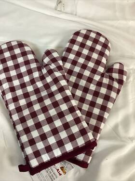Kitchenaid 028332799805 Kitchen Aid Oven Mitts Gingham/beet Color