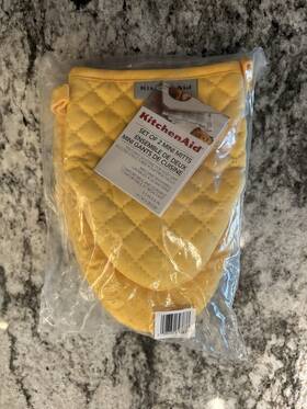 64741 Kitchenaid Mini Oven Mitts Set Of 2 Yellow