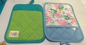 Kkfhpt24 Krumbs Kitchen Farmhouse Berry Silicone / Cotton Pot Holder 10x7 Inches Set Of 2