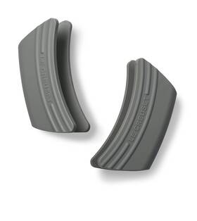 614866-sg100-7f Le Creuset Silicone Pot Holder 5 X 2 1/2 Convenient Easy To Clean Dishwasher Safe Grips
