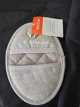 Le Creuset 630870355919 Set Of 2 Pot Grips Gray Rubber Back 100% Cotton Fabric New