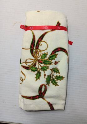 Lenox 047596552216 New Christmas Holiday Nouveau Ribbon Fingertip Towels Set Of 2