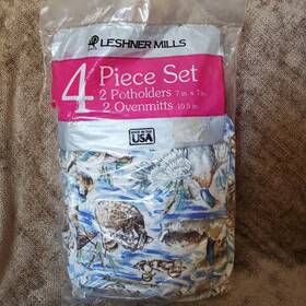Leshner Mills 075574100524 Vintage 4 Piece Set Potholders Ovenmitts Ducks Original Package