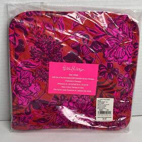 015089 Lilly Pulitzer Set Of Two Pot Holders Amaryllis Red Secret Hideaway #015089 Nwt