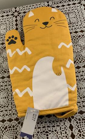 Made For Retail 810655161922 Cute Cat Oven Mitt Brand New 12 Inch Yellow Gold White