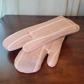 Magnolia 191908932422 Set Of 2 Hearth And Hand Oven Mitt Rust With Stripes